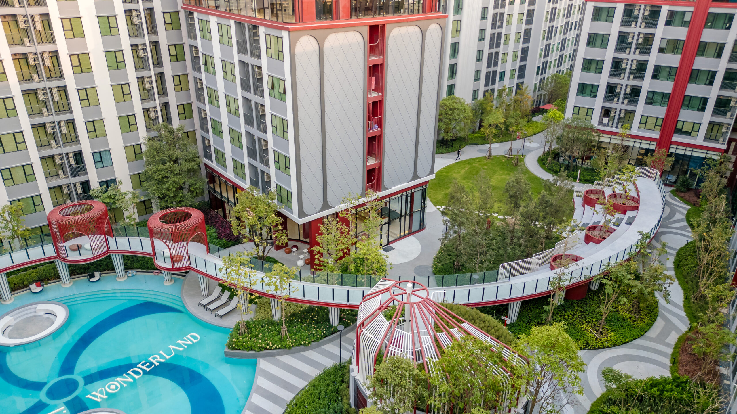 สวนกลาง + walkway